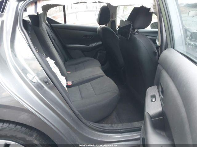 Nissan Sentra S Xtronic Cvt Image 10