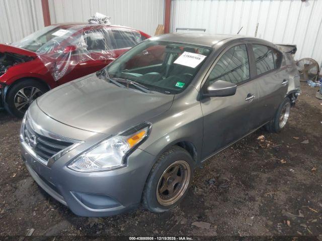 Nissan Versa Image 15