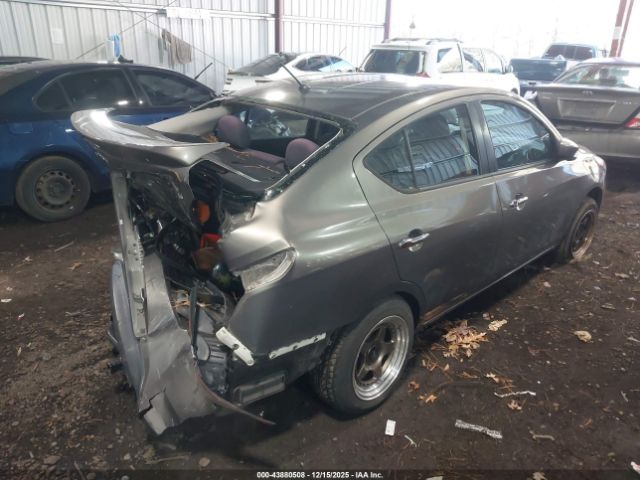 Nissan Versa Image 8