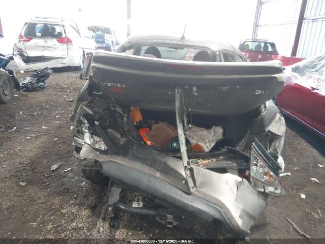 Nissan Versa Image 3