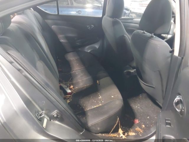 Nissan Versa Image 6