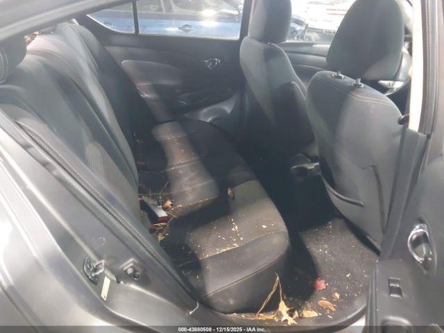 Nissan Versa Image 6