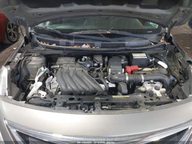 Nissan Versa Image 7