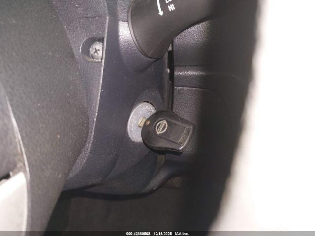 Nissan Versa Image 14