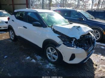  Salvage Nissan Kicks