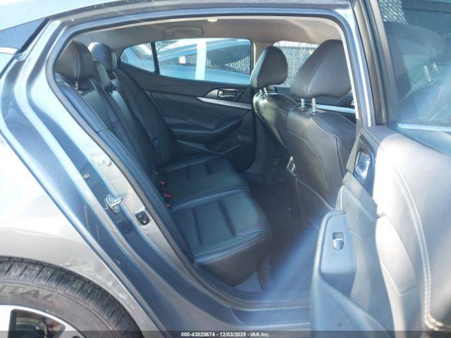 Nissan Maxima 3.5 Sv Image 14