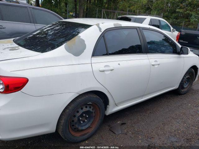 Toyota Corolla Le Image 11