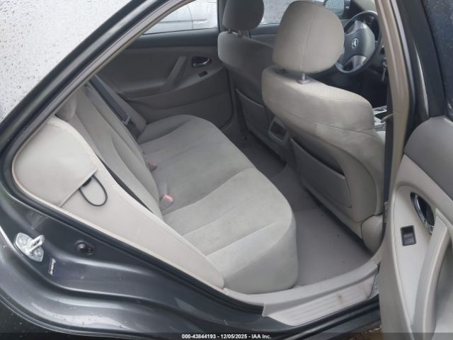 Toyota Camry Le V6 Image 7