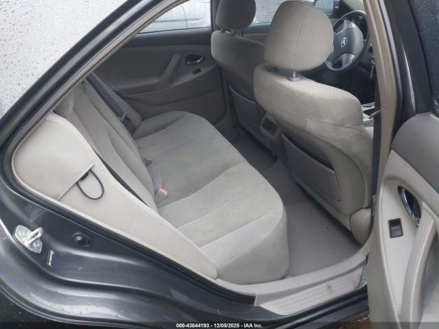 Toyota Camry Le V6 Image 7