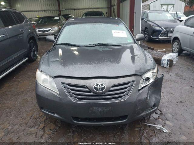 Toyota Camry Le V6 Image 12