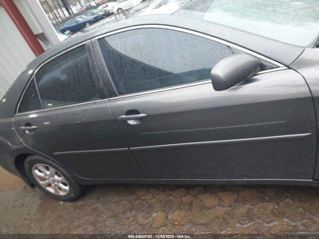 Toyota Camry Le V6 Image 3