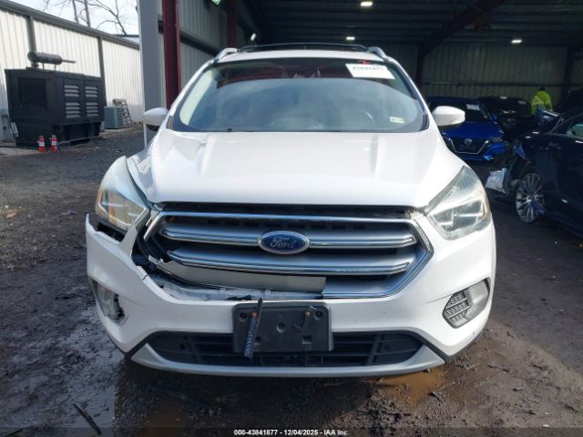 Ford Escape Titanium Image 10