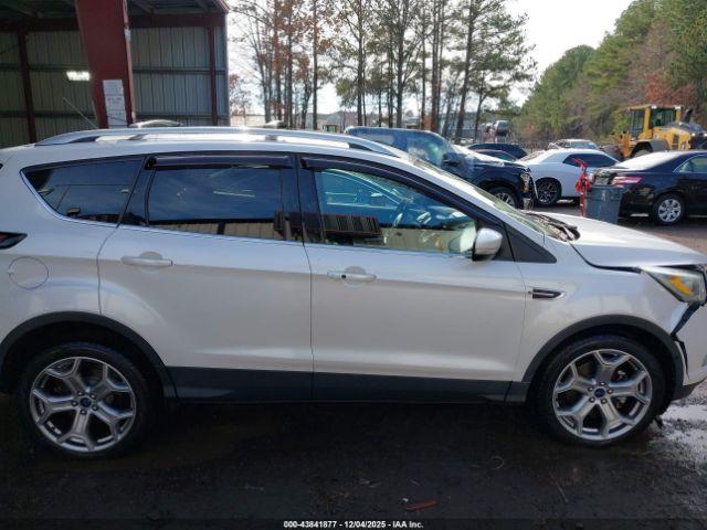 Ford Escape Titanium Image 15