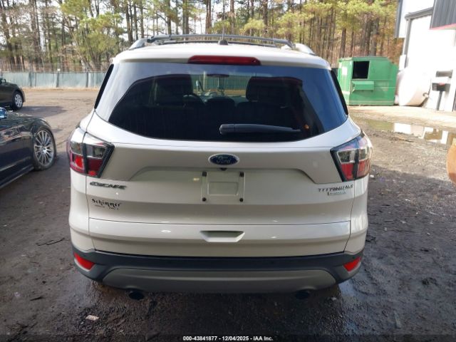 Ford Escape Titanium Image 2