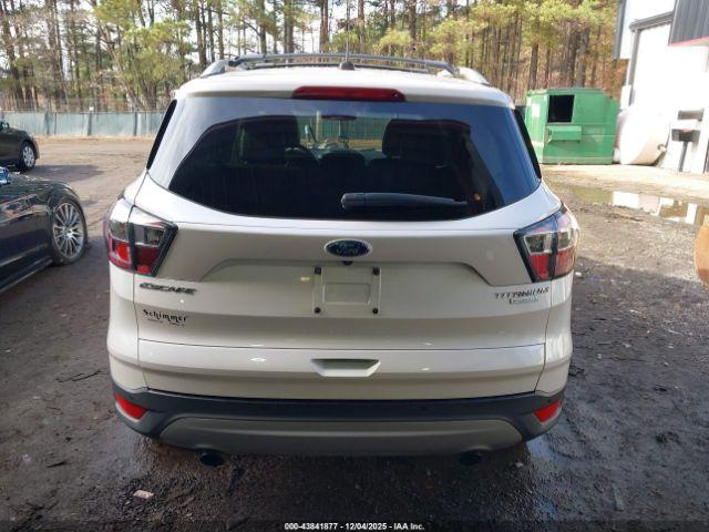 Ford Escape Titanium Image 2