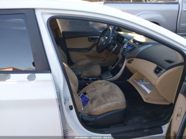 Hyundai ELANTRA Gls Image 4