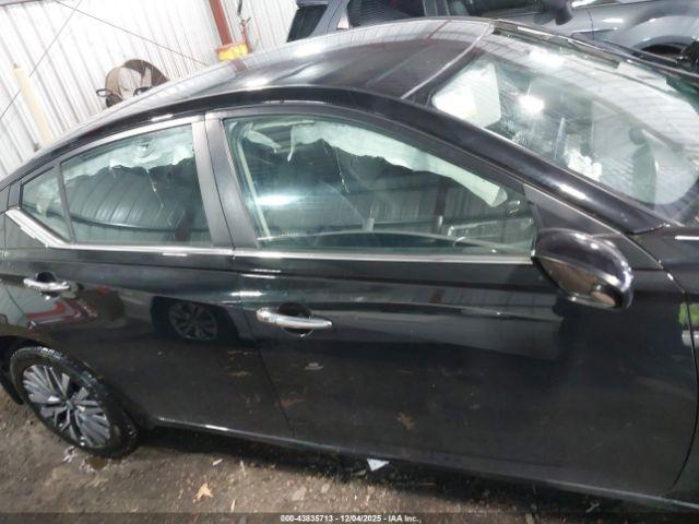 Nissan Altima Sv Intelligent Awd Image 8