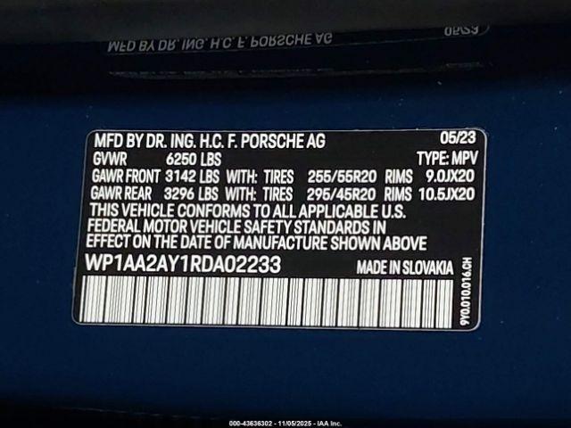 Porsche Cayenne Image 2