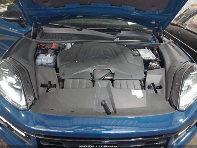 Porsche Cayenne Image 9