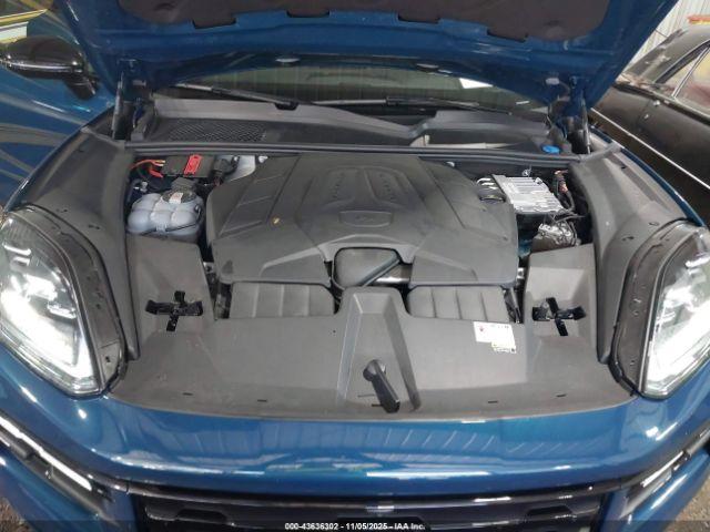 Porsche Cayenne Image 9