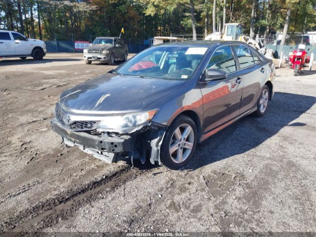 Toyota Camry Se Image 4
