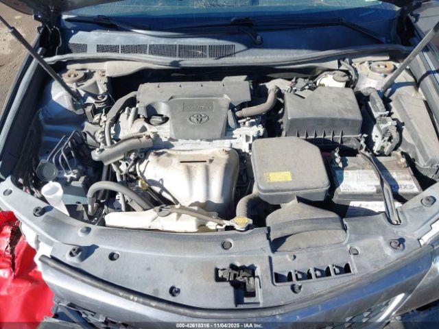 Toyota Camry Se Image 12