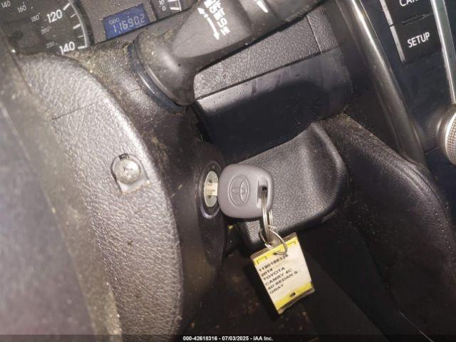 Toyota Camry Se Image 10