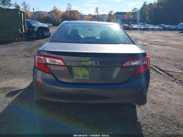Toyota Camry Se Image 16