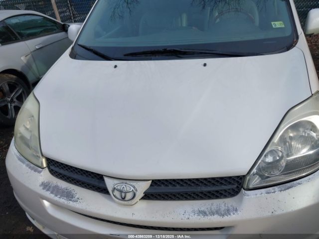 Toyota Sienna Xle Limited Image 8