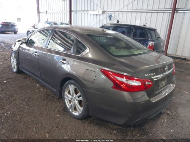 Nissan Altima Image 16