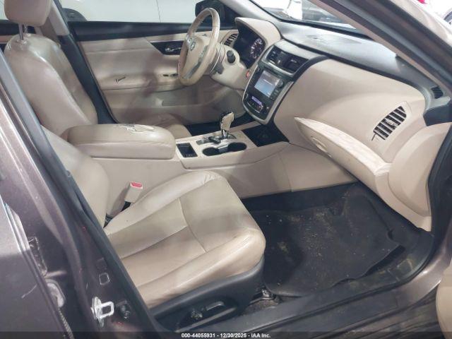 Nissan Altima Image 14