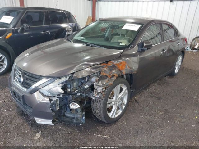 Nissan Altima Image 11