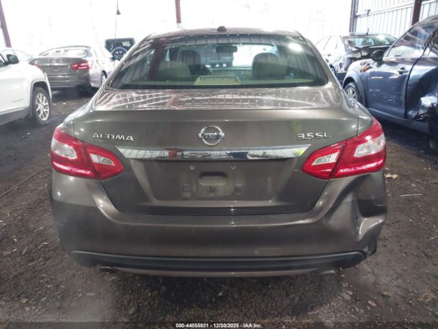 Nissan Altima Image 15