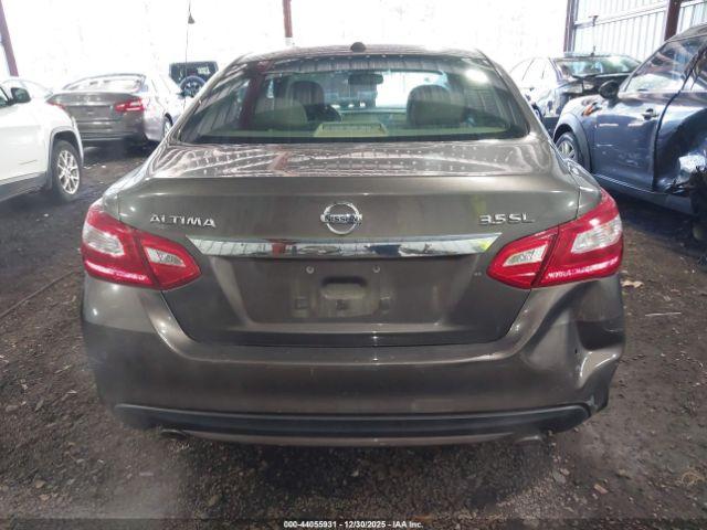 Nissan Altima Image 15