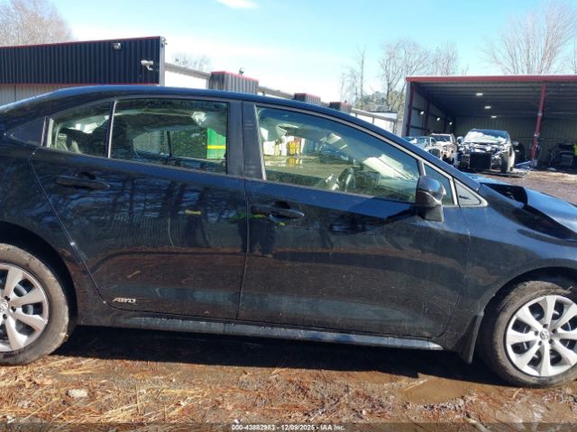 Toyota Corolla Hybrid Le Image 14