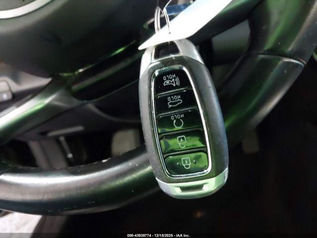 Hyundai ELANTRA Limited Image 12