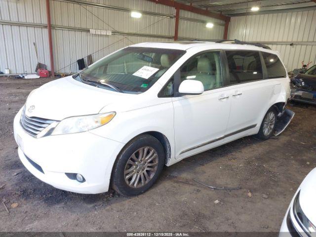 Toyota Sienna Xle V6 8 Passenger Image 4