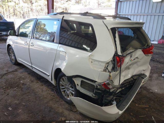 Toyota Sienna Xle V6 8 Passenger Image 7