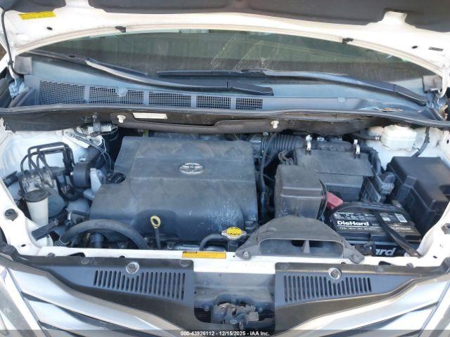 Toyota Sienna Xle V6 8 Passenger Image 12