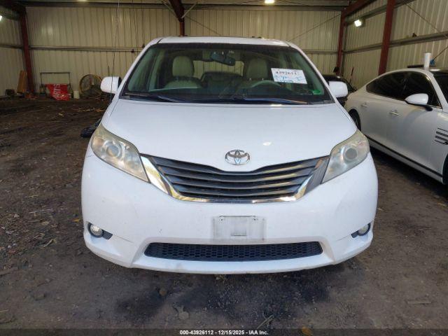 Toyota Sienna Xle V6 8 Passenger Image 8