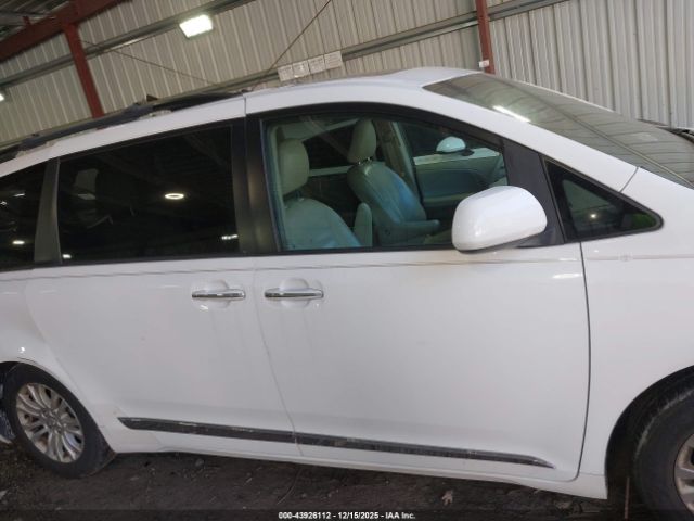 Toyota Sienna Xle V6 8 Passenger Image 10