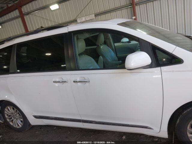 Toyota Sienna Xle V6 8 Passenger Image 10