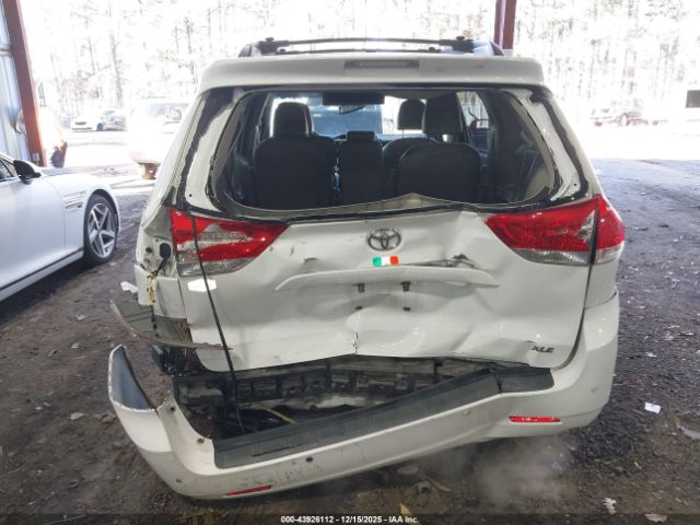 Toyota Sienna Xle V6 8 Passenger Image 16