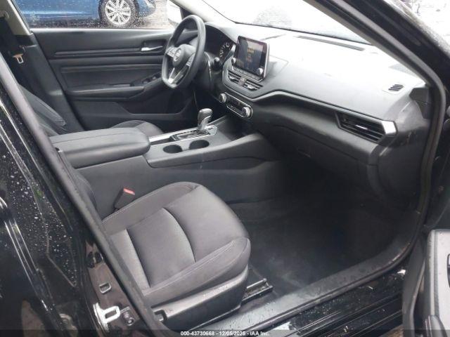 Nissan Altima 2.5 S Image 3
