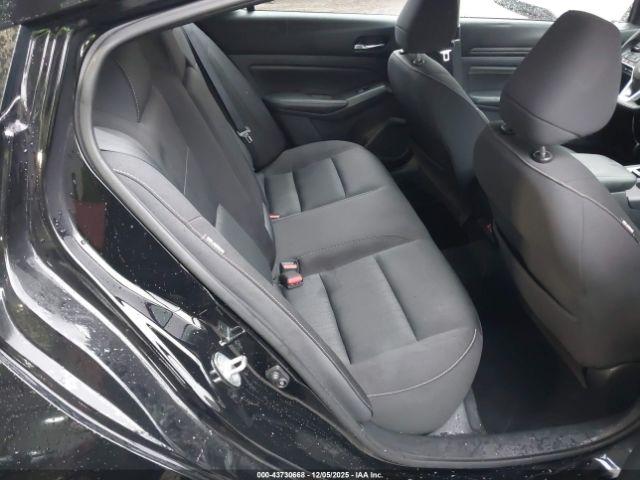 Nissan Altima 2.5 S Image 7