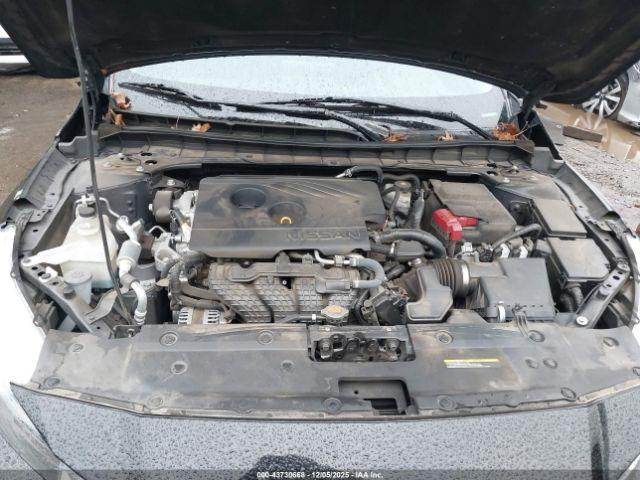 Nissan Altima 2.5 S Image 8