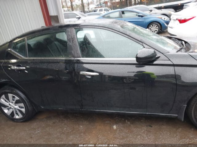 Nissan Altima 2.5 S Image 16