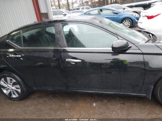 Nissan Altima 2.5 S Image 16