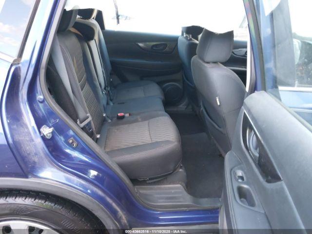 Nissan Rogue S Image 6