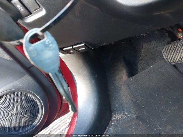 Nissan Versa 1.6 Sv Image 9